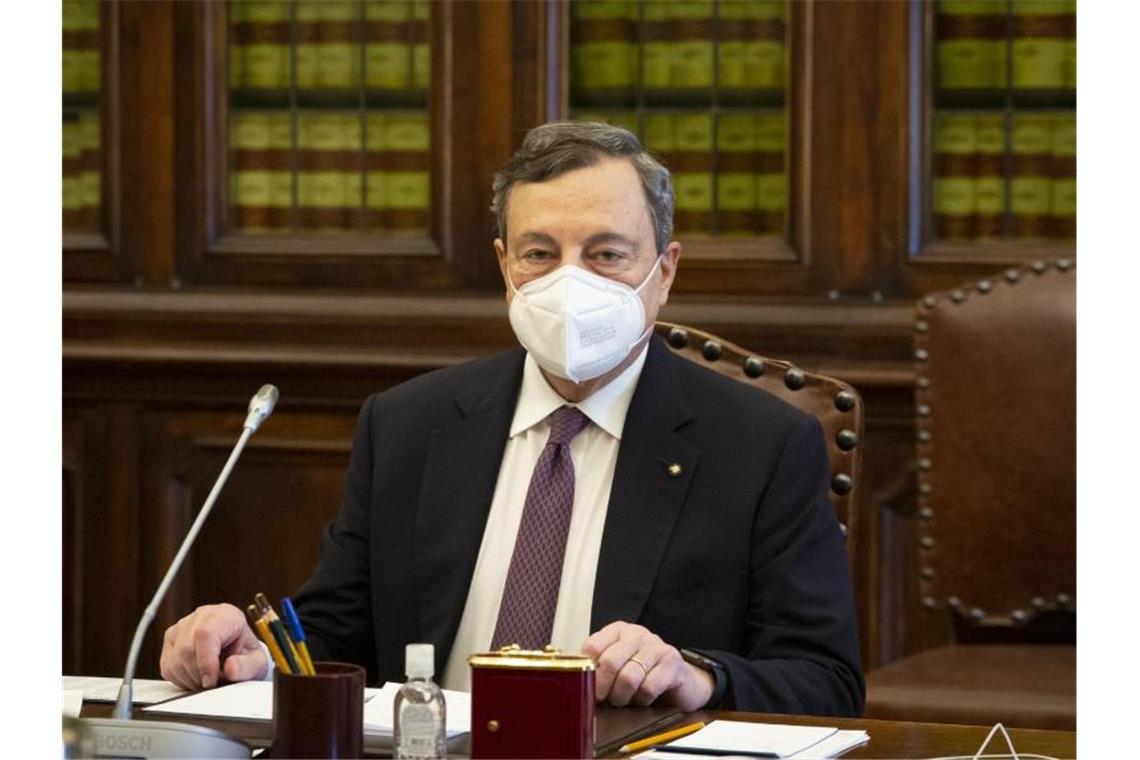 Draghi übernimmt die Macht in Rom Ex-Zentralbankchef Mario Draghi soll eine neue Regierung in Italien bilden. Foto: Fabrizio Corradetti/SOPA Images via ZUMA Wire/dpa