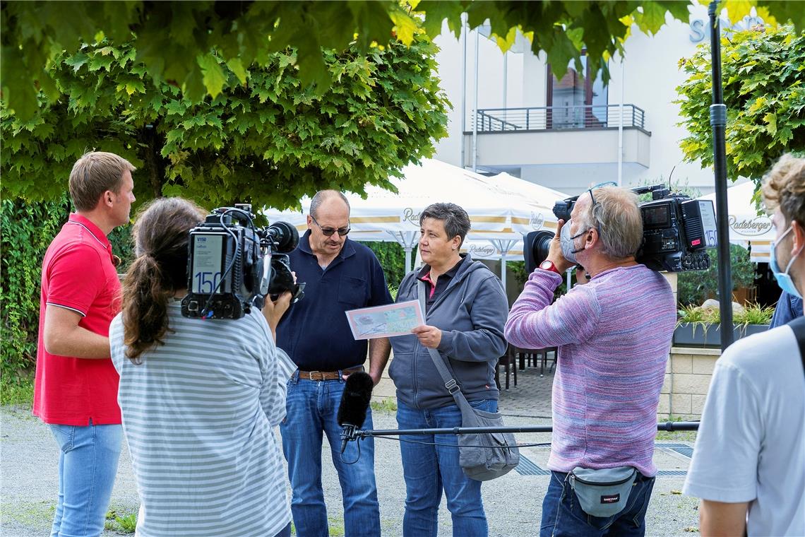 Murrhardt im Ratefieber Existiert wirklich eine Bundeswaldinventur und was ist eigentlich ein kriechender Günsel? Beim Quiz werden die Menschen vor Ort eingebunden und tüfteln an Wissensaufgaben und Rätseln, um Punkte fürs Quiz zu sammeln.