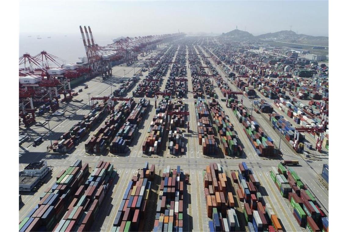 Experten hatten für den Monat Mai eigentlich mit einem deutlichen Rückgang der Exporte gerechnet. Foto: Ding Ting/Xinhua/AP