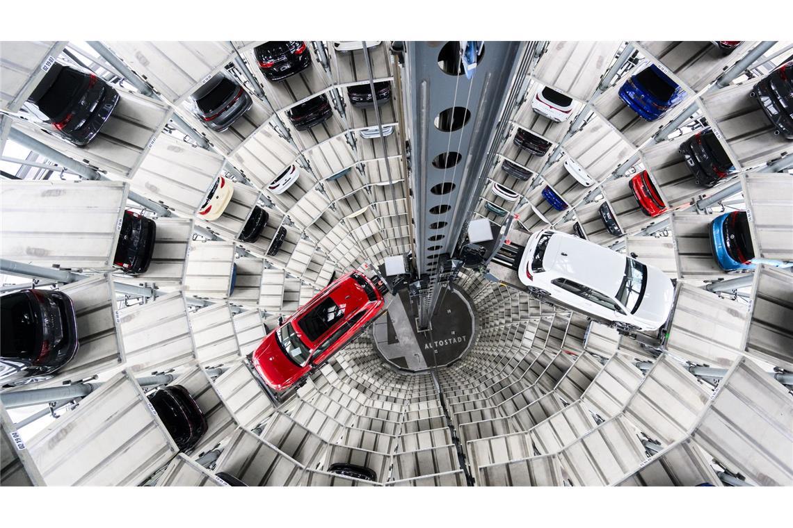 Analyse: Deutsche Autobauer fallen zurück EY-Experte Constantin Gall: Die deutschen Hersteller haben auch mit hausgemachten Problemen zu kämpfen. (Archivbild)