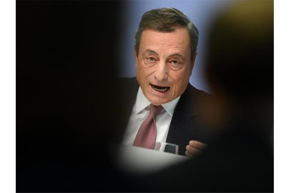 Sorgen um Konjunktur wachsen - EZB hält dennoch an Kurs fest