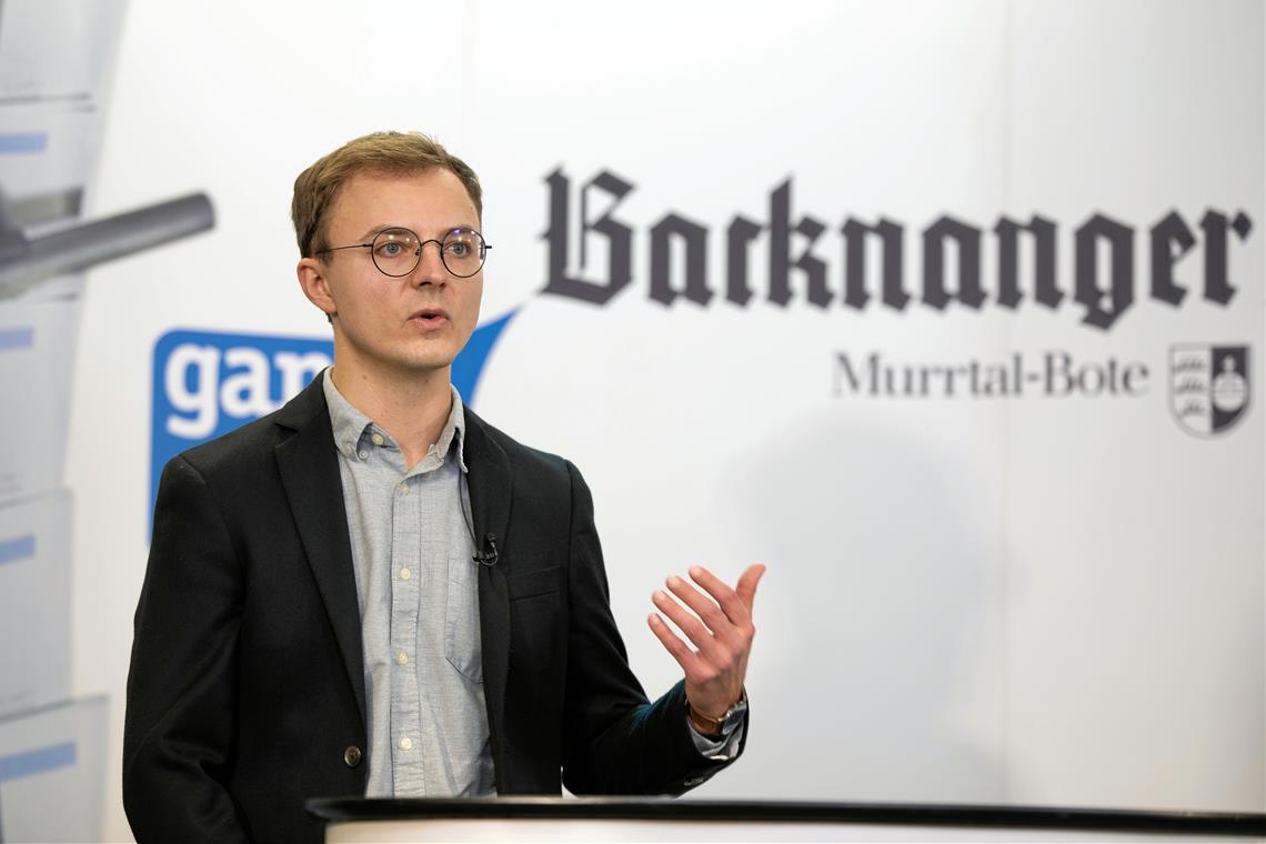 Kandidaten diskutieren im Studiolicht Fabian Schüle sieht seinen Blick von außen als ein wichtiges Merkmal seiner Kandidatur.