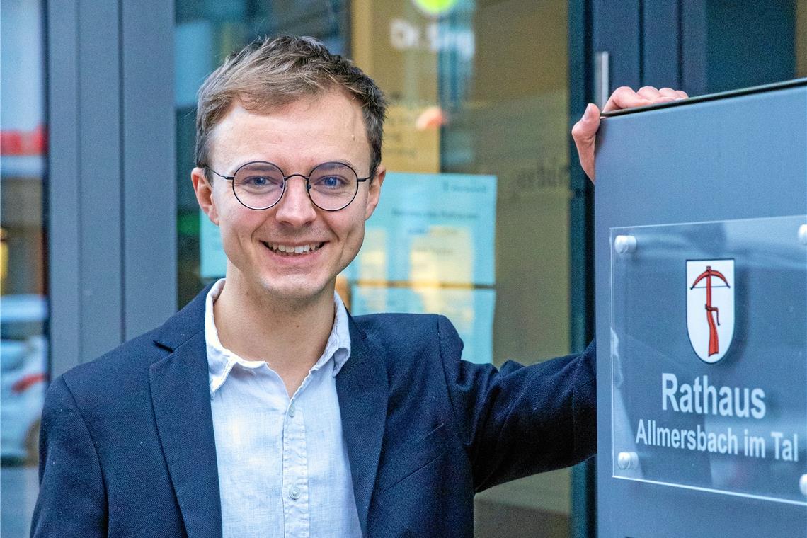Ökologie und Wirtschaft verbinden Fabian Schüle stammt aus dem Raum Schwäbisch Hall und lebt derzeit in Stuttgart. Als nächste Station seines Lebens peilt er Allmersbach im Tal an, wo er Bürgermeister werden will. Foto: A. Becher