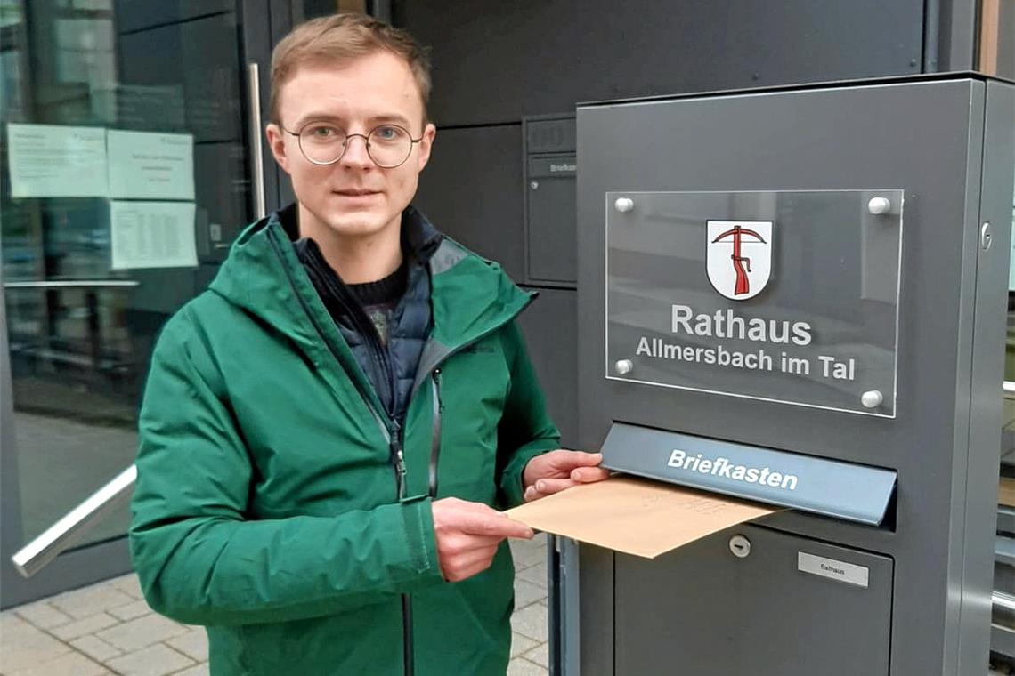 Zweiter Bewerber in Allmersbach Fabian Schüle will frischen Wind in die Doppelortgemeinde bringen. Foto: privat