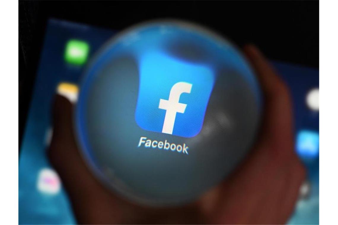 Kampf gegen Kindesmissbrauch gefährdet? Facebook benutzt das Programm Photo-DNA in all seinen Apps „um bekanntes Kindesmissbrauchsmaterial zu finden und es schnell zu löschen“. Foto: Uli Deck/dpa
