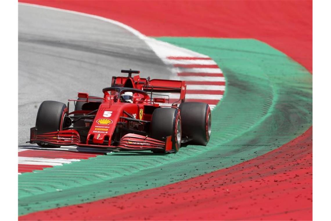 Fährt in Spielberg nur hinterher: Ferrari-Pilot Sebastian Vettel. Foto: Darko Bandic/AP/dpa