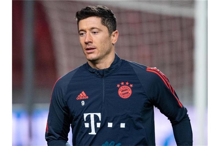 Fährt nach seiner Leistenoperation nicht mit ins Trainingslager von Bayern München: Robert Lewandowski. Foto: Sven Hoppe/dpa