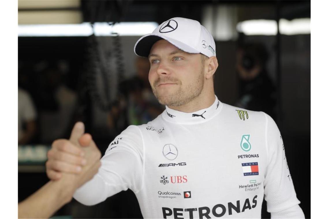 Vettels Optionen schwinden: Mercedes auch 2021 mit Bottas Fährt weiter für das Mercedes-Team: Valtteri Bottas. Foto: Darron Cummings/AP/dpa