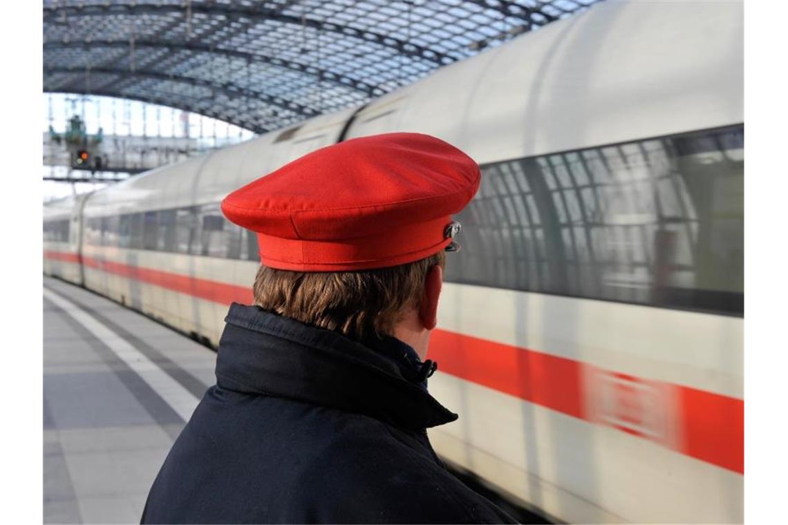 Fahrgast-Rekord bei der Deutschen Bahn im vergangenen Jahr. Foto: Gero Breloer/dpa/Archiv