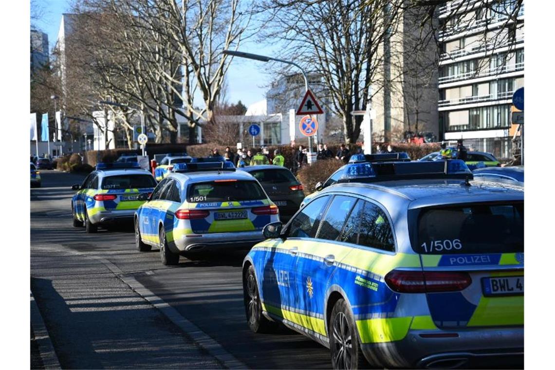 Polizei gibt Entwarnung: Täter floh aus Hörsaal