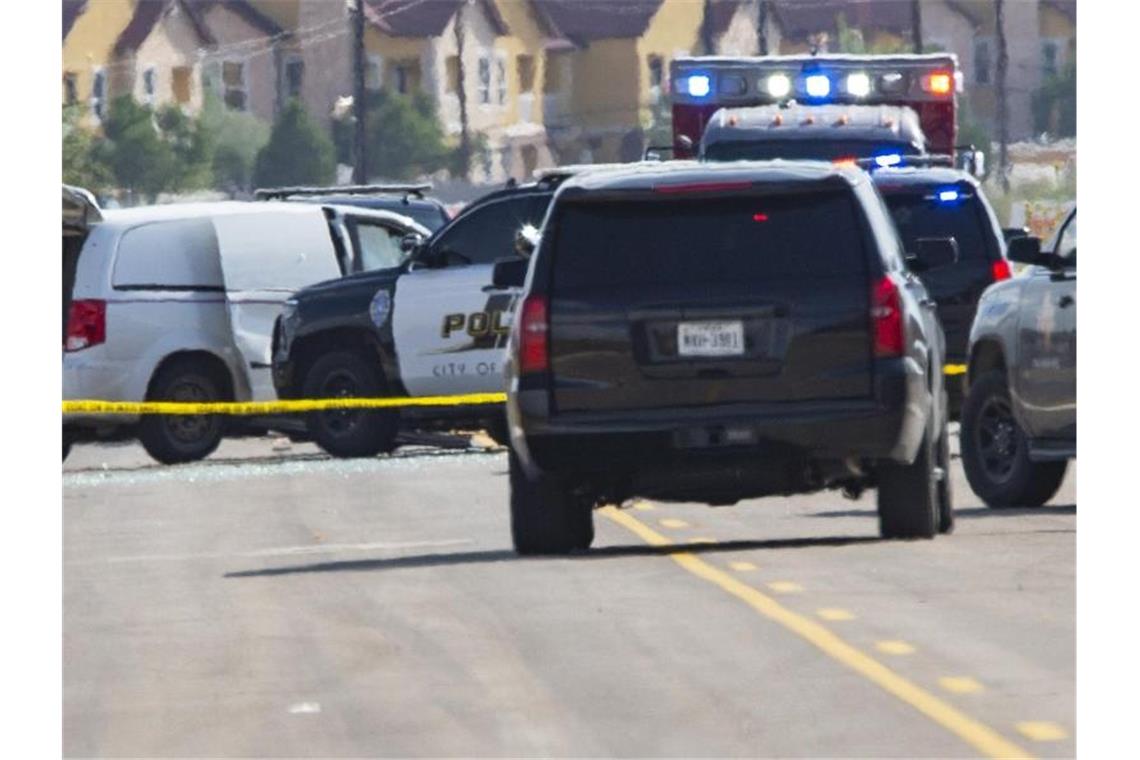 Fahrzeuge der Polizei von Odessa und Midland am Tatort. Foto: Tim Fischer/Midland Daily News/AP