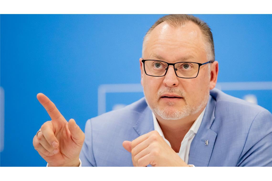 Falko Liecke (CDU), Staatssekretär für Jugend und Familie, äußerte den Verdacht, dass der Vorfall aus politischen Gründen nicht gemeldet wurde. (Archivbild)