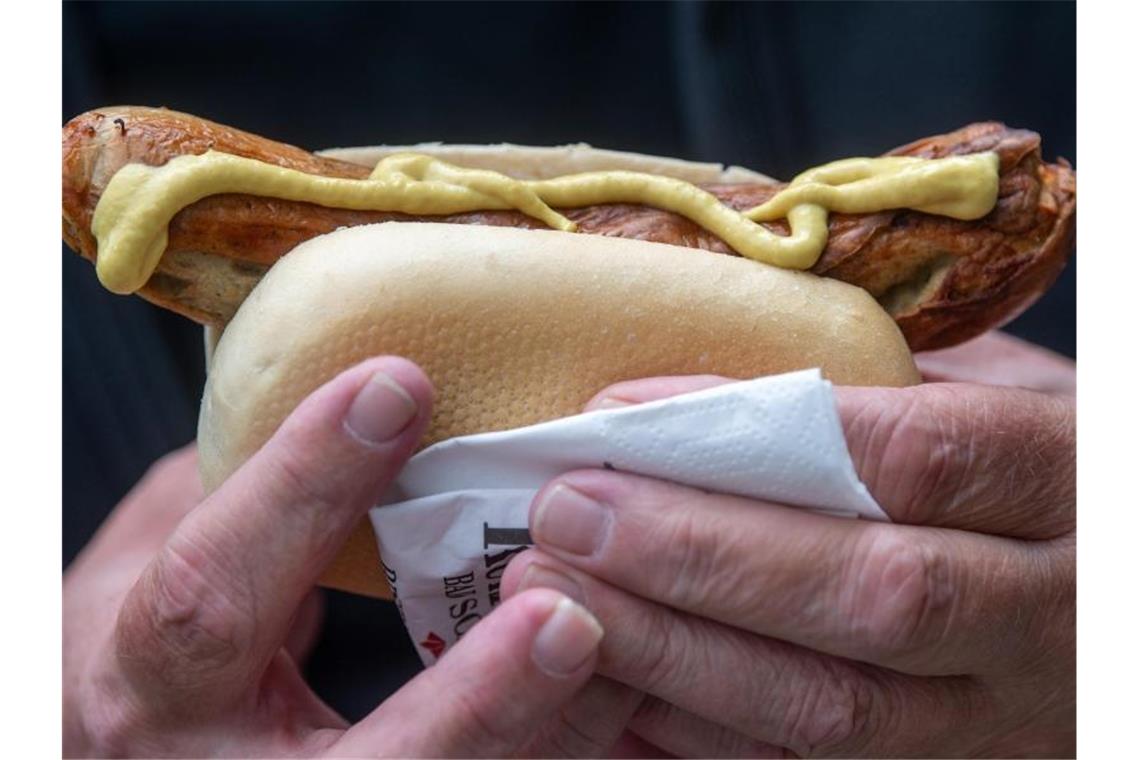 Falls es im südthüringischen Sonneberg nach Bratwurst riecht, könnte in der Nähe ein Impfzentrum sein. Foto: Hendrik Schmidt/dpa-Zentralbild/dpa