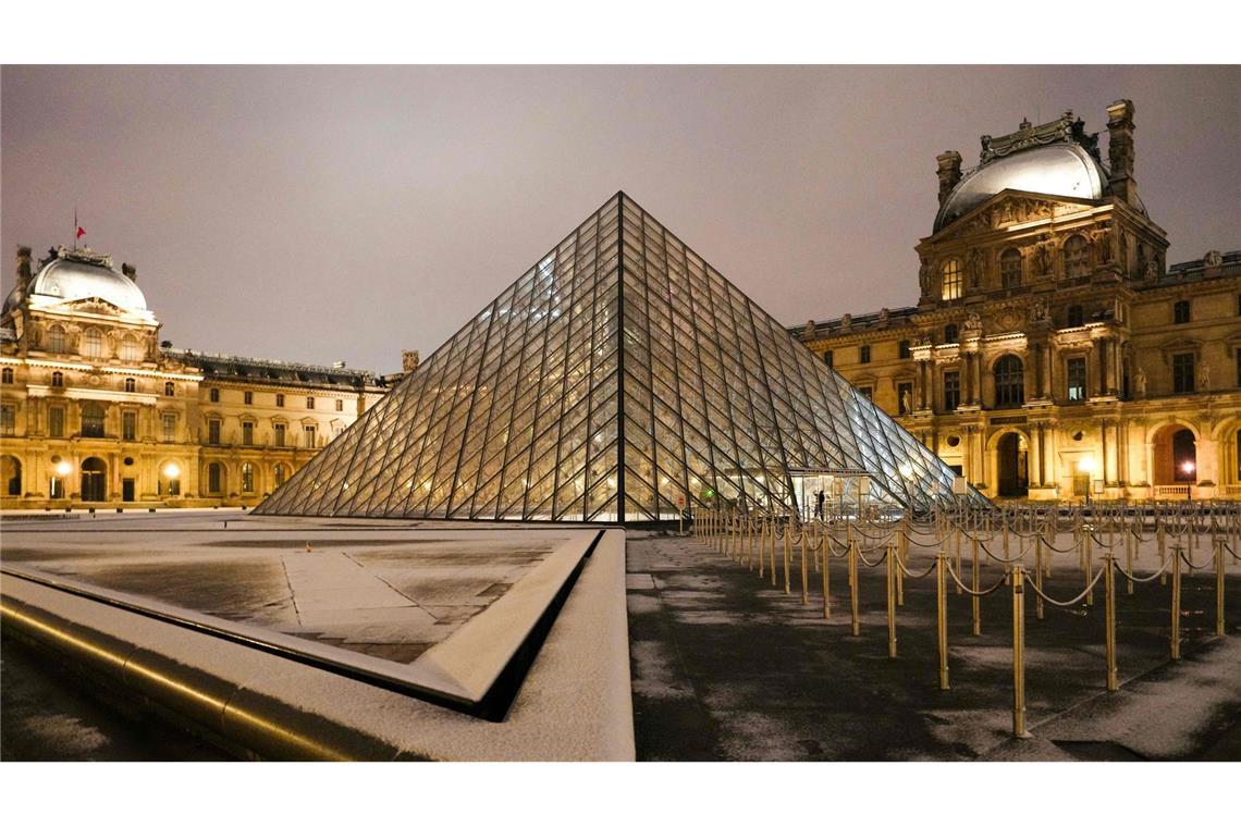 Falschalarm: Ein Video eines Brands im Louvre, das auf X kursiert, ist mithilfe von KI erzeugt worden.