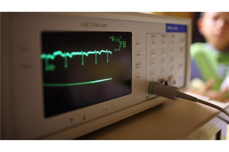 Familien, deren Kinder aufgrund von Fehlbildungen, schweren Atemwegserkrankungen oder nach einem Unfall intensivmedizinisch betreut werden müssen, nutzen einen Kinderintensivpflegedienst vor Ort.