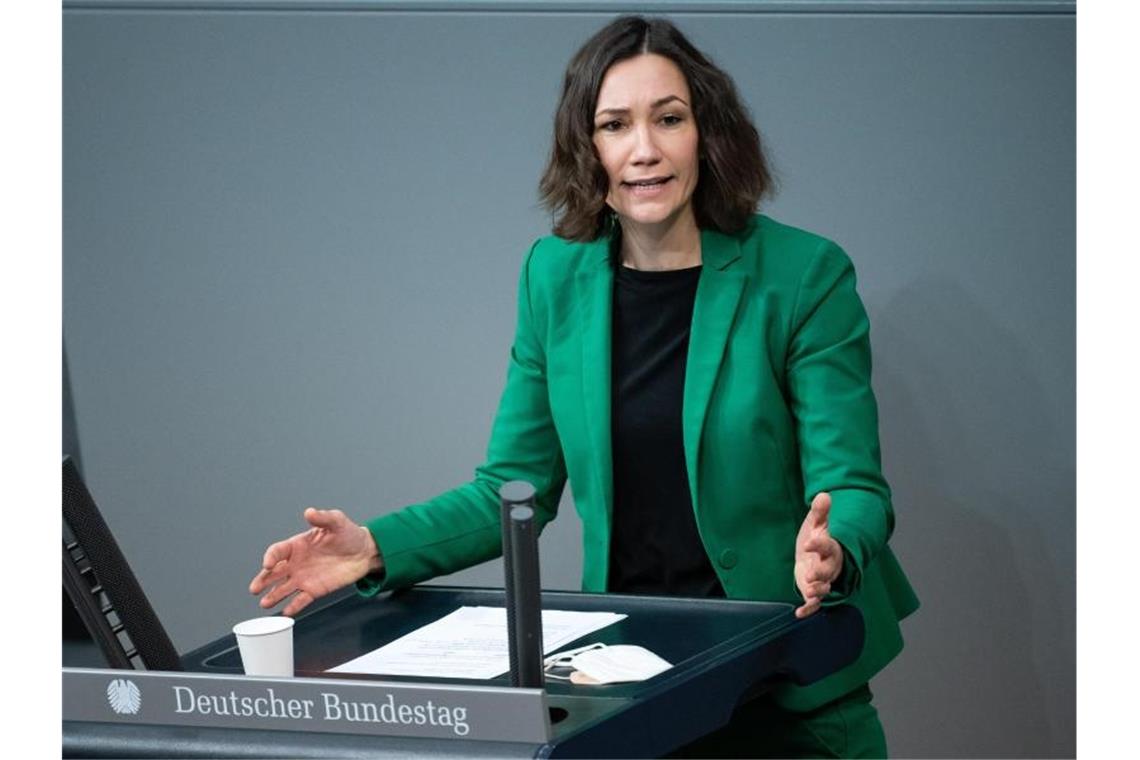 Ministerin: „Kindergrundsicherung wird Paradigmenwechsel“ Familienministerin Anne Spiegel spricht während der dreitägigen Debatte über die Politik der Ampel-Koalition im Bundestag. Foto: Bernd von Jutrczenka/dpa