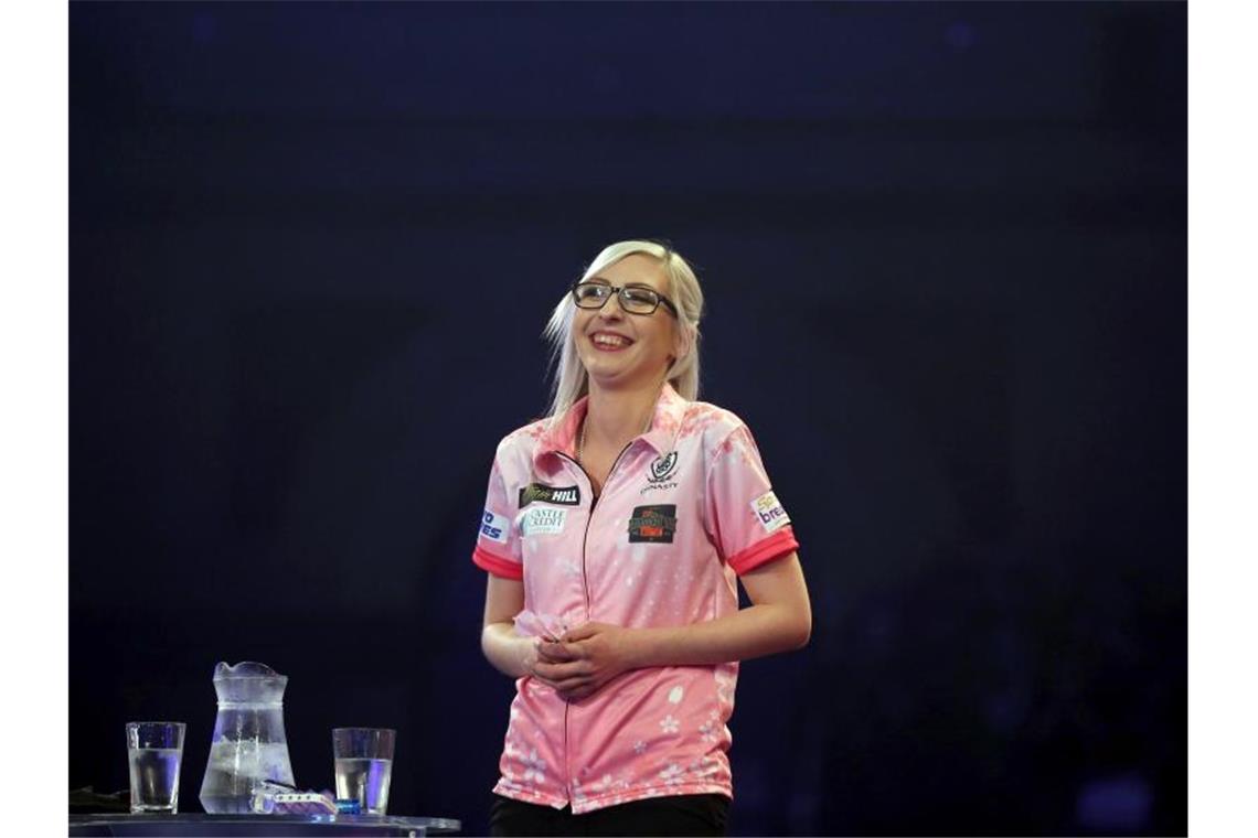Das bringt der Tag bei der Darts-WM Fan-Liebling Fallon Sherrock trifft am Nachmittag auf in der dritten Runde auf Chris Dobey. Foto: Steven Paston/PA Wire/dpa