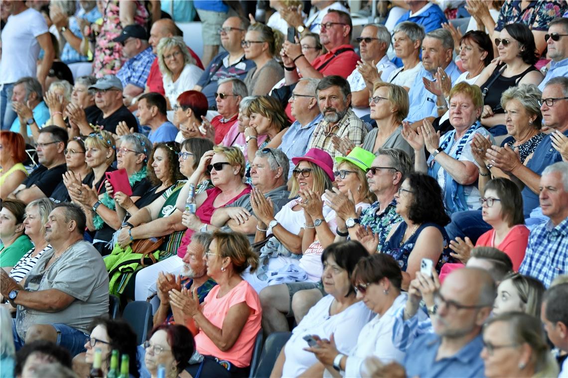 Fans auf dem 15. Heimspiel Andrea Berg,