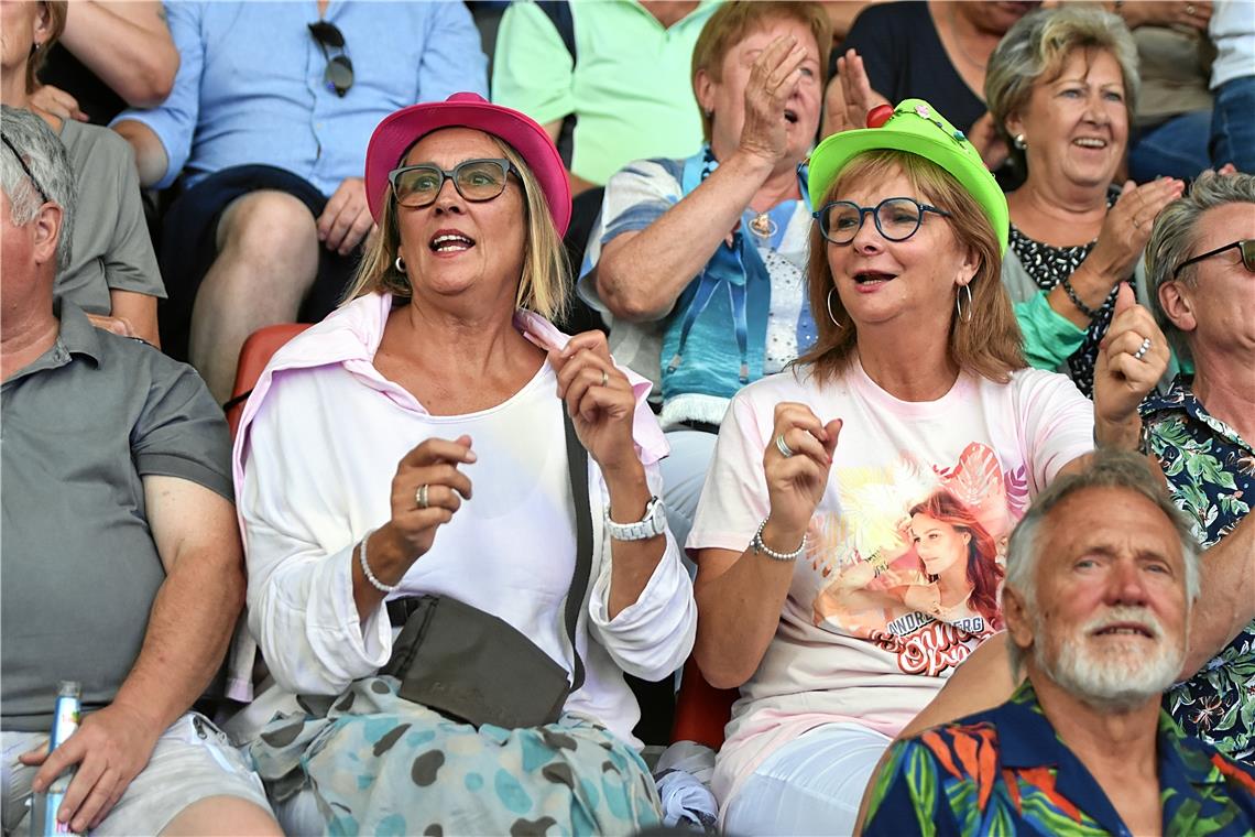 Fans auf dem 15. Heimspiel Andrea Berg,