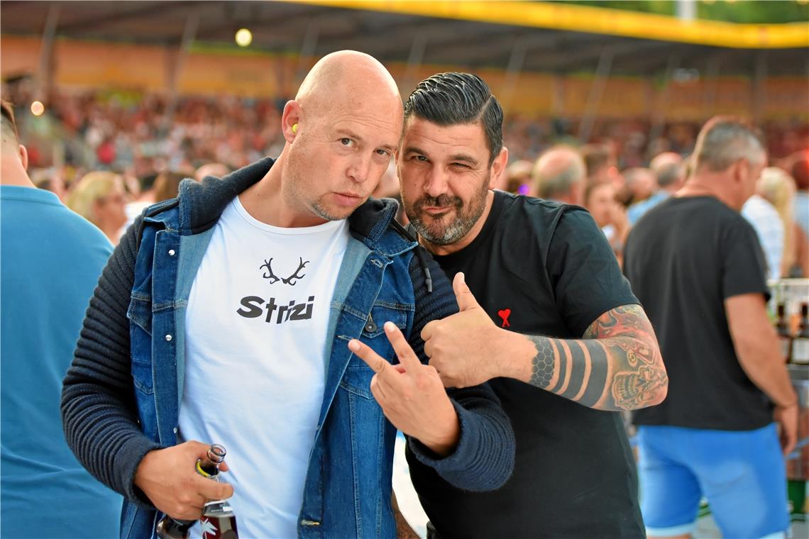 Fans auf dem 15. Heimspiel Andrea Berg, SK