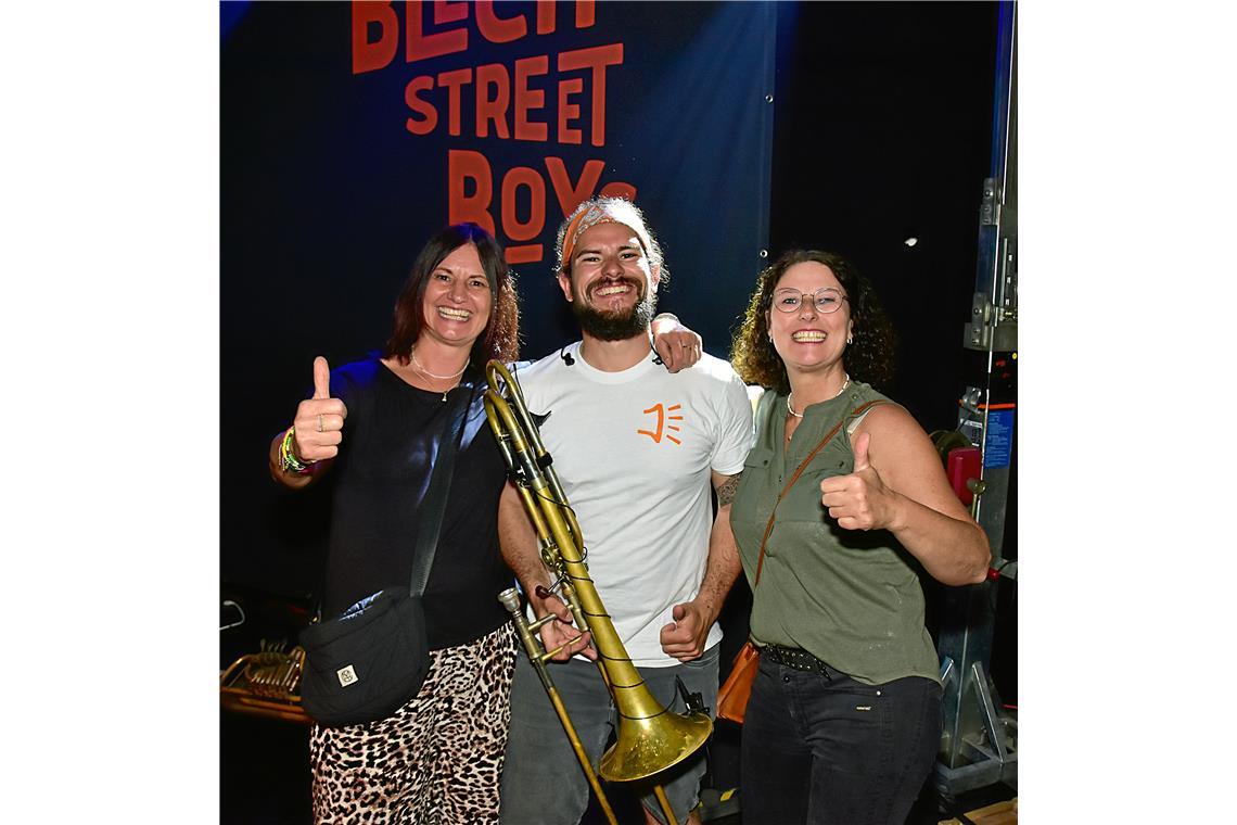 Fans mit dem Blechstreet Boy Johannes Glass.