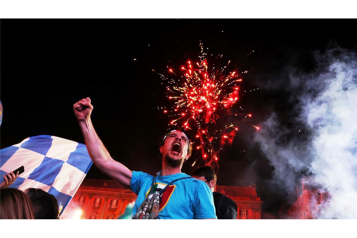 Bilder des Tages Fans von Neapel feiern nach dem Gewinn des italienischen Fußballmeistertitels.