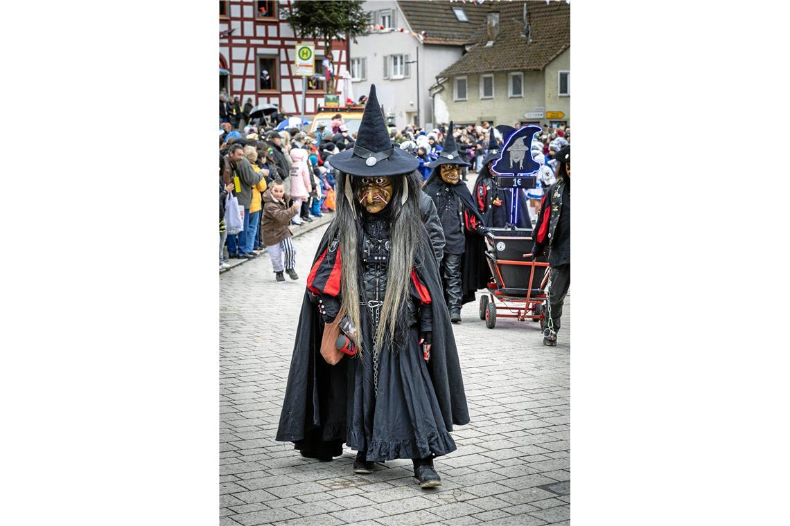 Faschingsumzug durch die Ortsmitte von Sulzbach an der Murr.