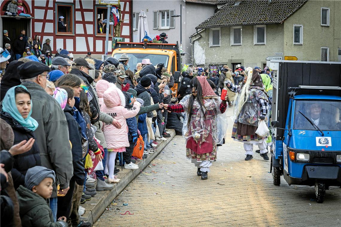 Faschingsumzug durch die Ortsmitte von Sulzbach an der Murr.
