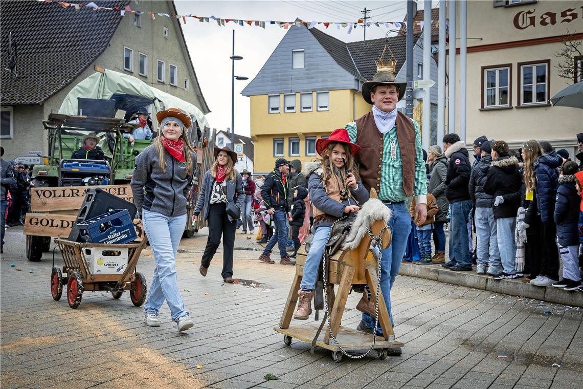 Faschingsumzug durch die Ortsmitte von Sulzbach an der Murr.