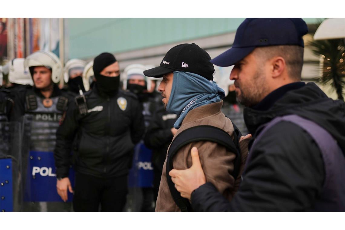 Menschenrechtler prangern Polizeigewalt in Türkei an