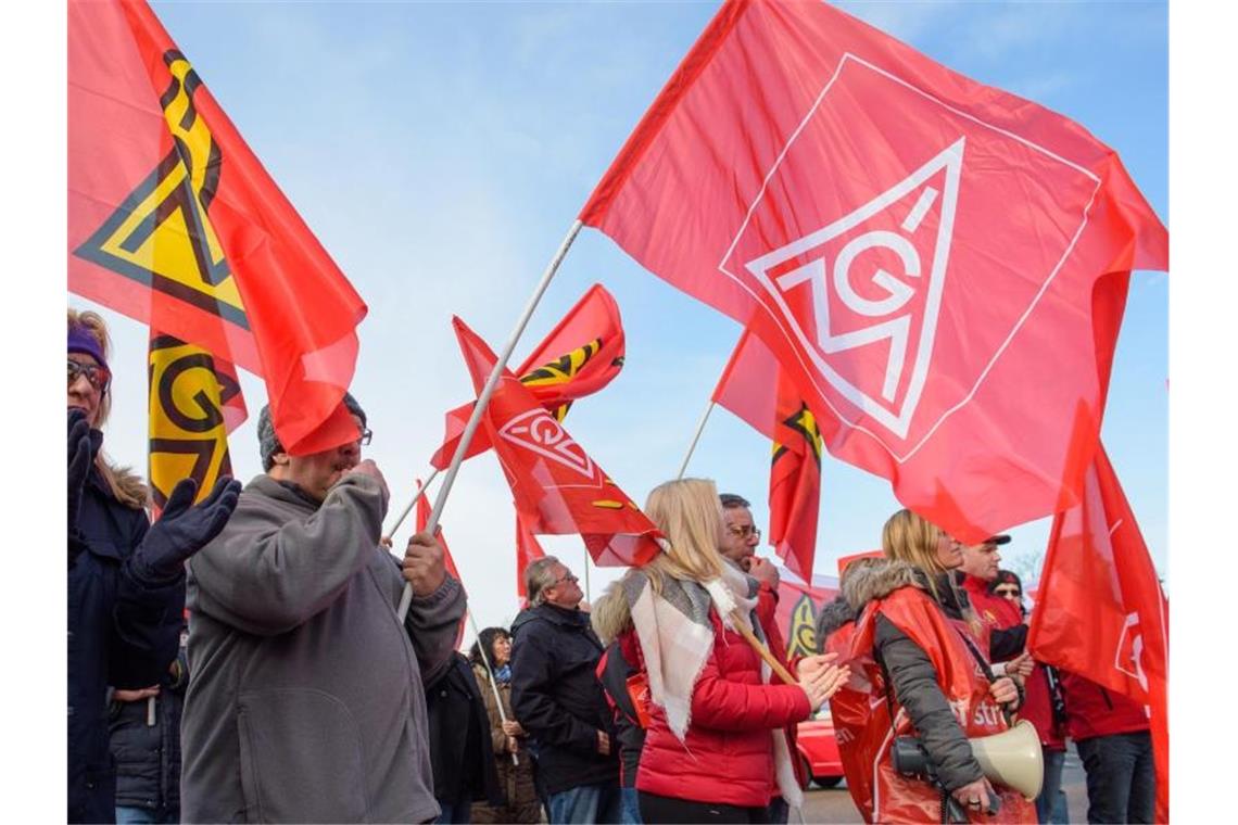 Fast eine Woche tagt die IG Metall in Nürnberg. Über fast 800 Anträge wird beraten. Foto: Oliver Dietze/dpa