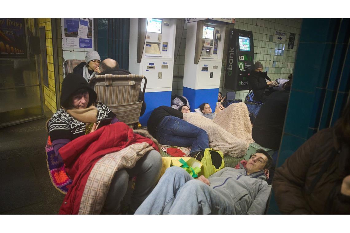 Fast jede Nacht raubt Luftalarm den Menschen auch in Kiew den Schlaf.