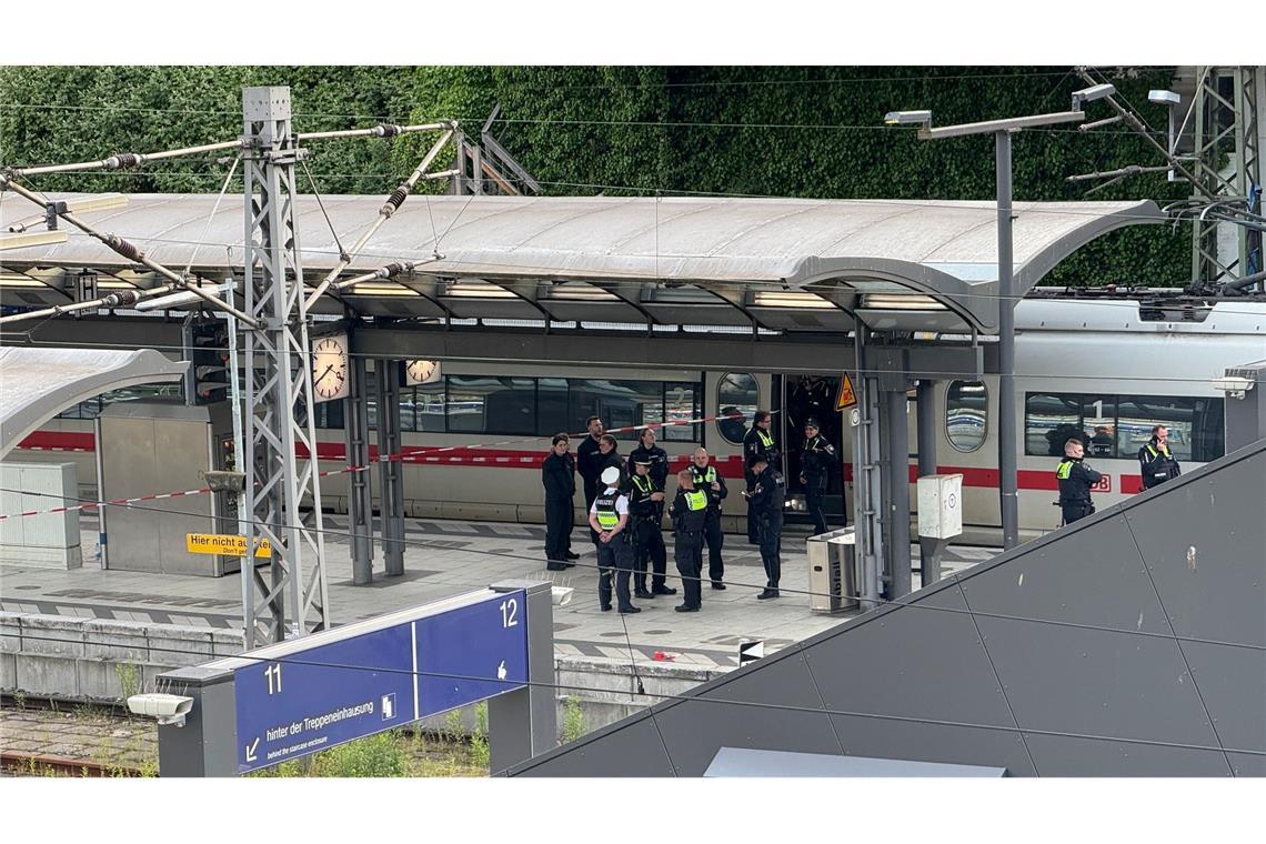 Fast sechs Monate nach der Tat beginnt am Landgericht Hamburg ein Prozess gegen die mutmaßliche Messerstecherin. (Archivbild)