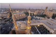 Fastenbrechen in einer Moschee in Kairo – dort wird auch für den Frieden gebetet.