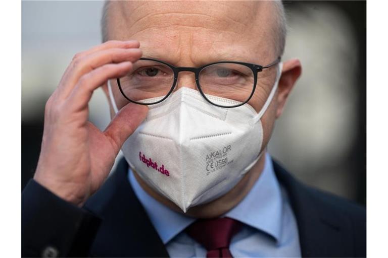 FDP-Bundestagsfraktionsvize Michael Theurer. In der Debatte um die Verteilung von angeblich weniger geprüften Corona-Schutzmasken fordert seine Partei den Einsatz eines Sonderermittlers. Foto: Marijan Murat/dpa