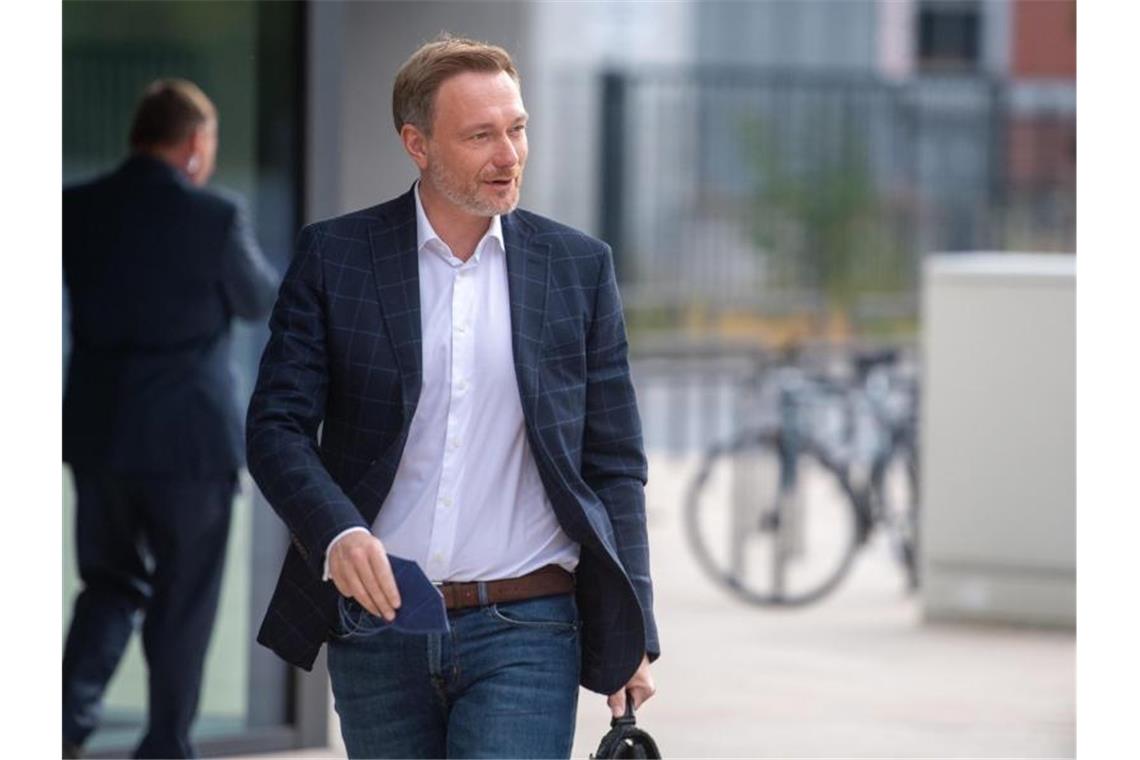 FDP-Chef Christian Lindner hat keine Zweifel daran, dass seine Partei mit SPD und Grünen über eine Koalition verhandeln wird. Foto: Christophe Gateau/dpa