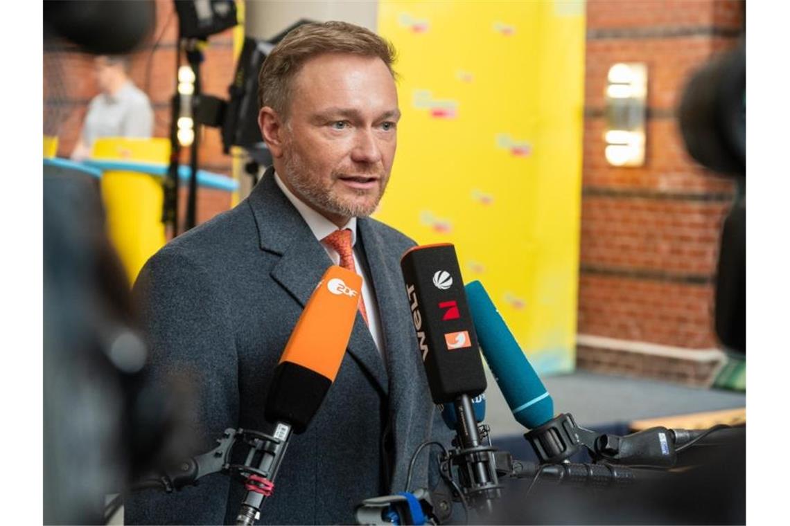 FDP-Chef Christian Lindner spricht im Hans-Dietrich-Genscher-Haus. Foto: Christophe Gateau/dpa