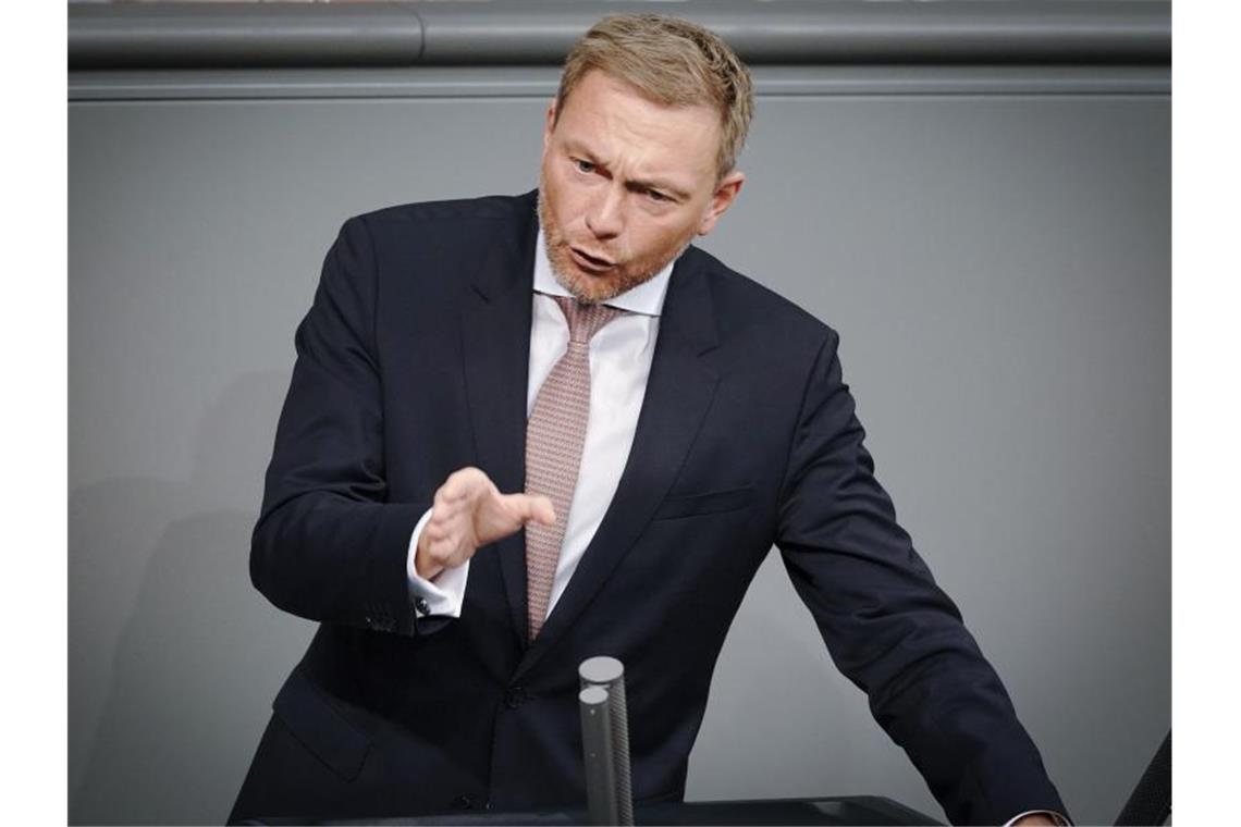 Merkel will mehr Verantwortung in der Nato FDP-Chef Lindner: „Wer die Wirtschaft links liegen lässt, darf sich über Probleme von rechts irgendwann nicht wundern.“. Foto: Michael Kappeler/dpa