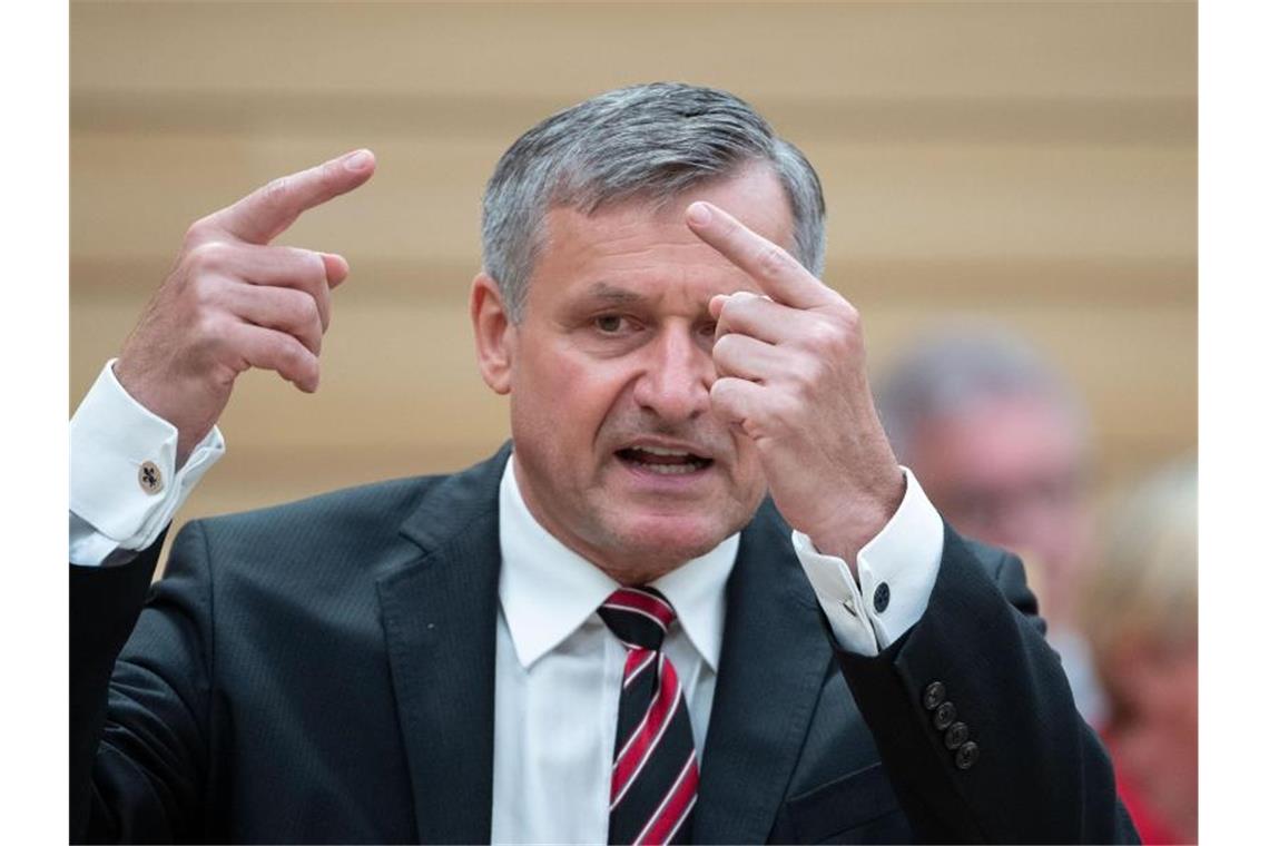 Fraktionschef Rülke führt die Südwest-FDP in Landtagswahl FDP-Fraktionschef Hans-Ulrich Rülke spricht im Plenarsaal des Landtagses. Foto: Marijan Murat/dpa/Archivbild