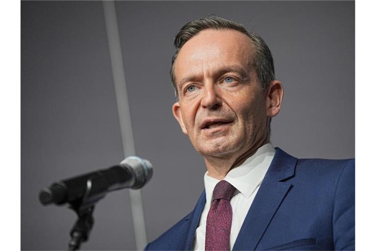FDP-Generalsekretär Volker Wissing hat die finanzpolitischen Forderungen der FDP noch einmal betont. Foto: Michael Kappeler/dpa