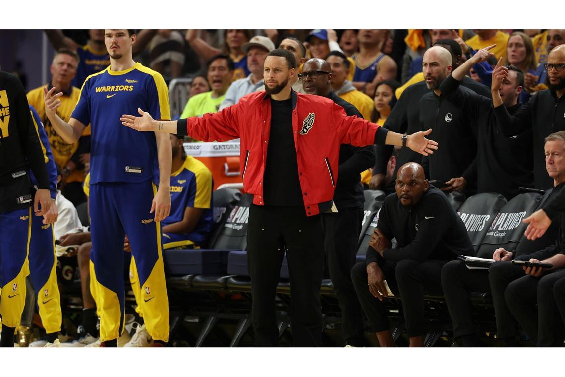 Celtics verlieren erneut gegen Knicks - und womöglich Tatum Fehlte den Golden State Warriors erneut: Superstar Stephen Curry.