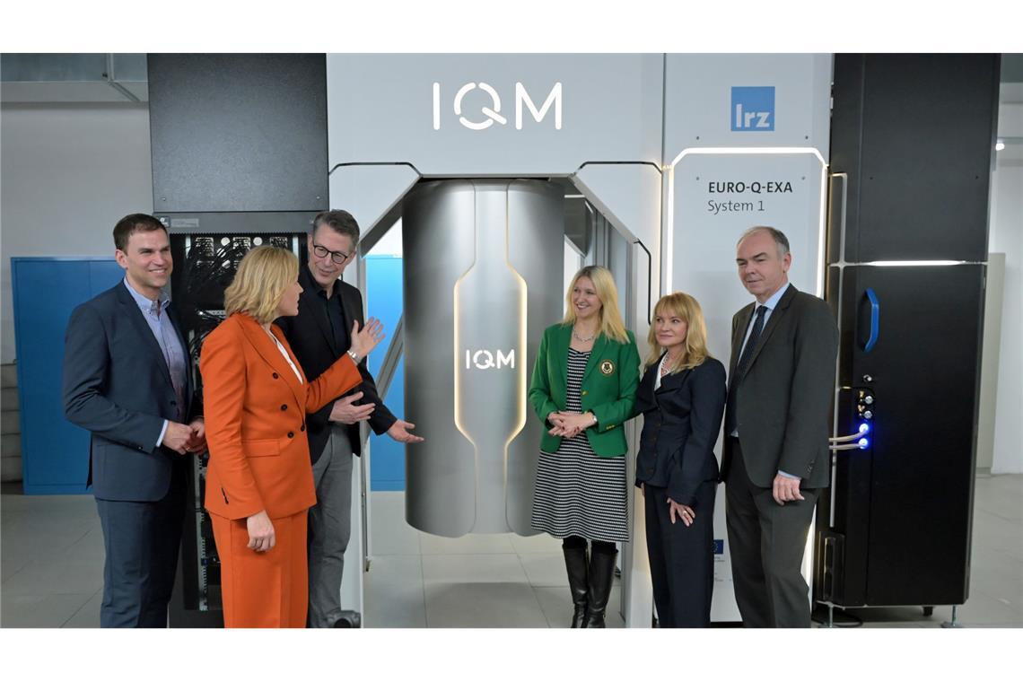 Feierlich ist der neue Quantencomputer Euro-Q-Exa in Betrieb genommen worden.