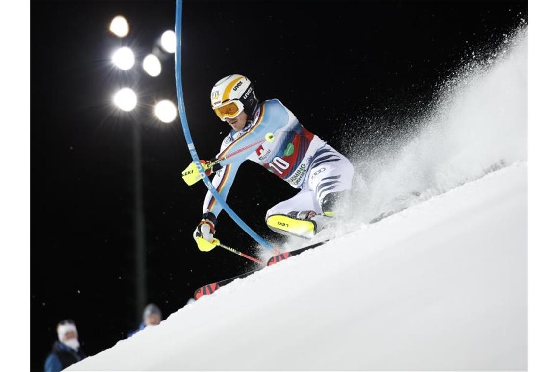 Ski-Ass Straßer triumphiert beim Nachtslalom Feierte den dritten Weltcup-Titel seiner Karriere: Linus Straßer. Foto: Erwin Scheriau/APA/dpa