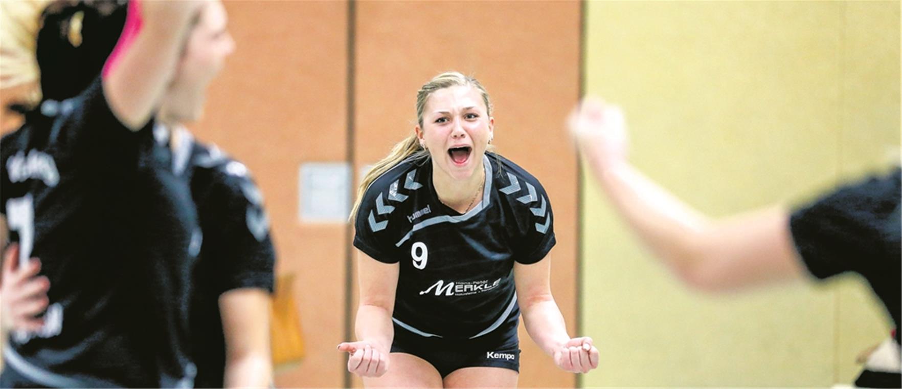 Feierte mit Backnangs Oberliga-Volleyballerinnen einen klaren Auftaktsieg: Carolin Schwiertz. Die TSG gewann in Horgenzell mit 3:0. Foto: A. Becher