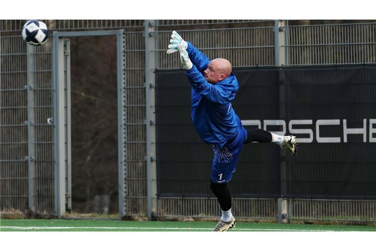 Felix Dornebusch steht seit 2023 im Tor der Kickers.            


Foto: Pressefoto Baumann