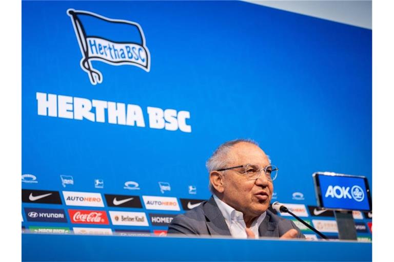 Felix Magath wird als neuer Trainer von Hertha BSC vorgestellt. Foto: Jan-Philipp Burmann/Hertha BSC/dpa