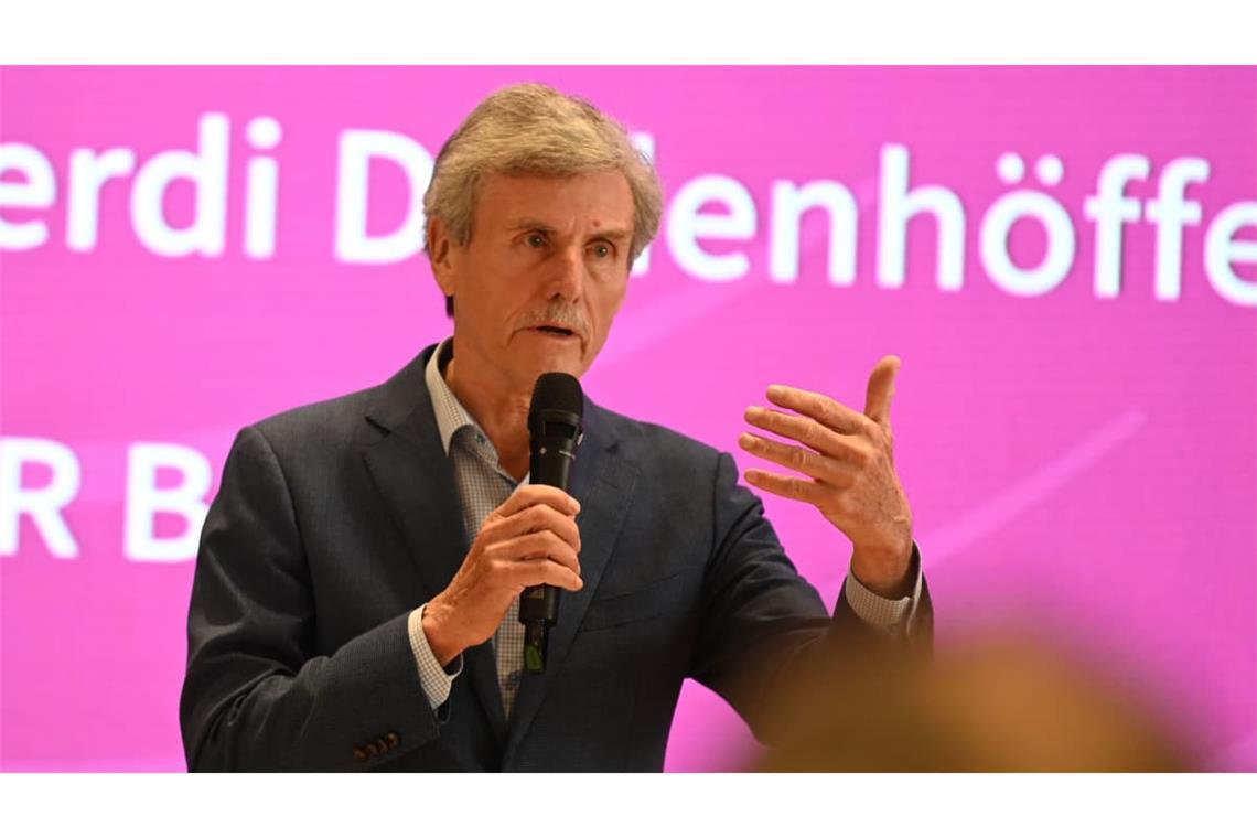 Ferdinand Dudenhöffer ist Direktor des CAR - Center Automotive Research - in Bochum