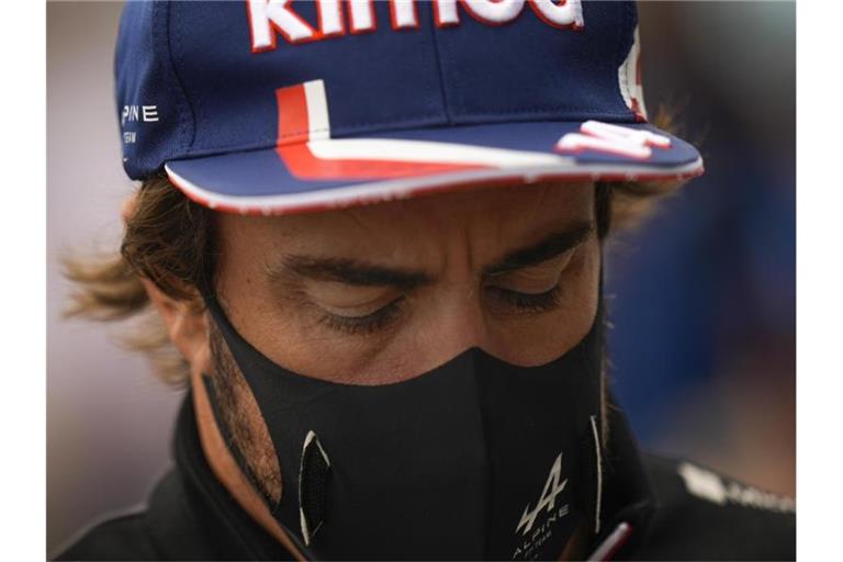 Fernando Alonso ist ein bisschen enttäuscht, dass seine Hoffnung auf einen neuen Real-Superstar sich nicht erfüllte. Foto: Francisco Seco/AP/dpa