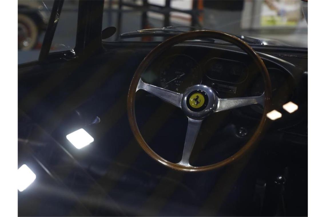 Ferrari steigert Umsatz und Gewinn deutlich Ferrari zieht Bilanz. Foto: Clara Margais/dpa