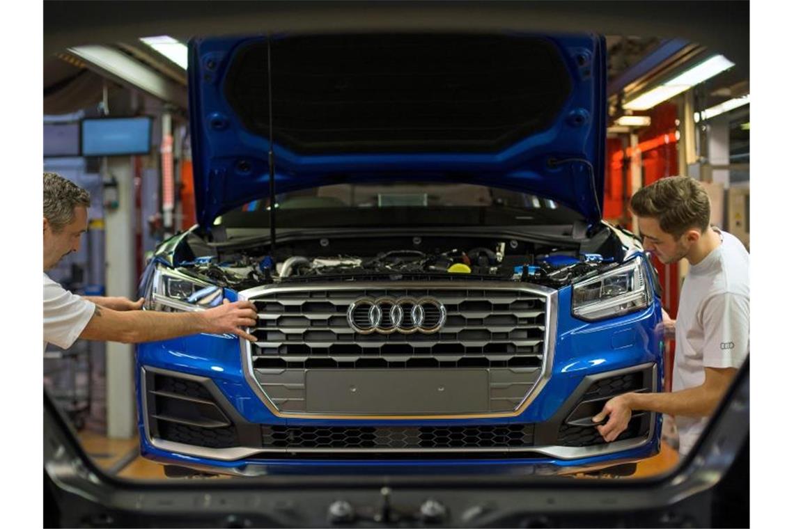 Fertigungsmechaniker im Audi-Werk in Ingolstadt. Foto: Andreas Gebert/dpa